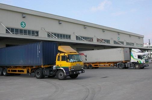 物流站臺(tái)為什么要常備千斤頂