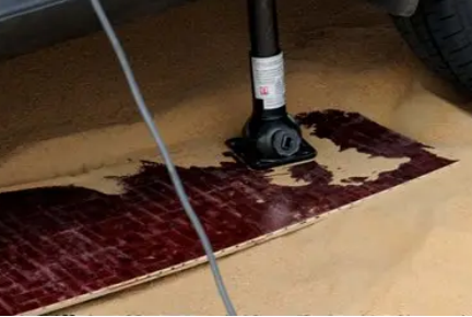 沙土地如何使用千斤頂進(jìn)行頂升