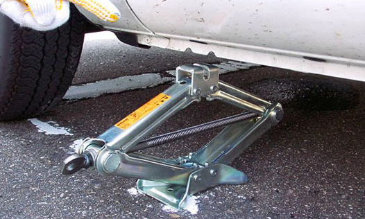 剪式千斤頂?shù)膽敉馐褂? style=